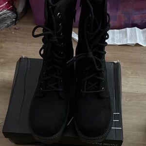 Rouge Helium Black Lace-Up Boots